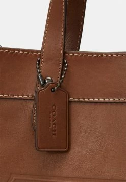 Outlet ⌛ Coach FIELD TOTE IN SPORT CALF WITH BADGE - Tote Bag - Dark Saddle ❤️ 11 Outlet ⌛ Coach FIELD TOTE IN SPORT CALF WITH BADGE - Tote Bag - Dark Saddle ❤️ -Coach Sales 3c0b17af9d1f4dfe887b02c7729e61de