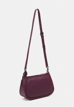 Budget 🥰 Coach SOFT PEBBLE - Across Body Bag - Deep Berry 🔔 7 Budget 🥰 Coach SOFT PEBBLE - Across Body Bag - Deep Berry 🔔 -Coach Sales 46d10f6085454a16a7b1f71d56b652a9