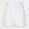 Coupon 😀 Coach BRODERIE ANGLAISE - Shorts - Offwhite 👏