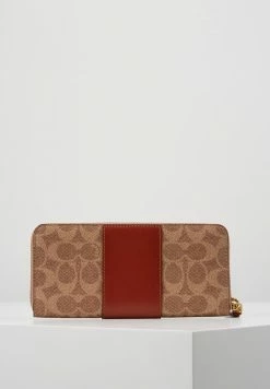 New 👏 Coach Wallet - Tan/black 💯 -Coach Sales 757a94ff78414e2fa3b133f17563ed96