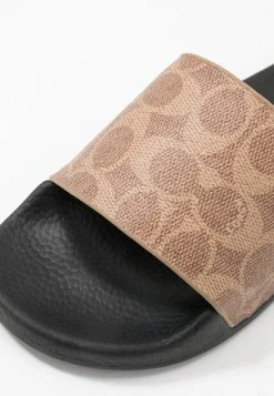 Discount 🔥 Coach UDELE SPORT SLIDE SIGNATURE 🧥 COATED - Mules - Tan 👏 -Coach Sales 7df1c48109af48f1b4c9621168b24ef1