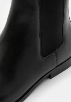 Buy 🔔 Coach METROPOLITAN CHELSEA BOOT - Classic Ankle 🥾 Boots - Black ⭐ -Coach Sales 83d77dd0ba824116bf0bcc72aedb676f