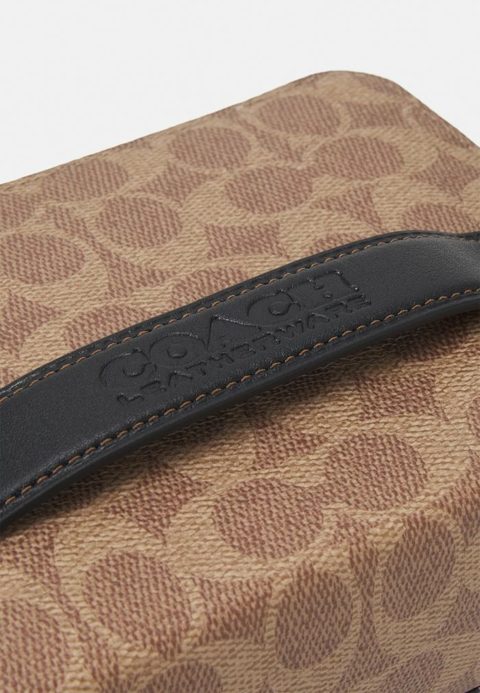 Brand new 💯 Coach CHARTER CROSSBODY IN SIGNATURE - Across Body Bag - Tan ⭐ 4 Brand new 💯 Coach CHARTER CROSSBODY IN SIGNATURE - Across Body Bag - Tan ⭐ - Image 4