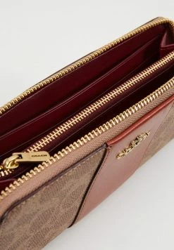 New 👏 Coach Wallet - Tan/black 💯 -Coach Sales bf43fbeafa964ff18096464fda4d68af