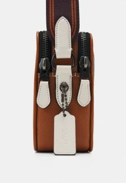 Best Sale 🔔 Coach CHARTER CROSSBODY HORSE AND CARRIAGE 🧥 COATED - Across Body Bag - Truffle/chalk 🧨 -Coach Sales c3b5698cdbc84012b54417874bef42fd