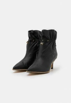 Cheap ✔️ Coach WYNIE BOOTIE - Classic Ankle 🥾 Boots - Black 🎉 -Coach Sales c943bb6460ad45549e79bc910633a511