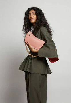 Flash Sale ๐ Coach ORIGINALS SWINGER WITH CHAIN - ๐ Handbag - ๐ฌ Candy Pink ๐