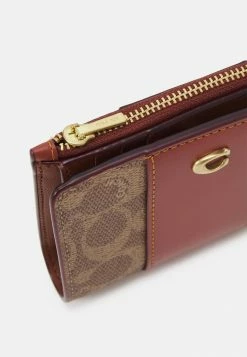 Best reviews of 🥰 Coach SIGNATURE BIFOLD SNAP WALLET - Wallet - Tan Rust 💯 -Coach Sales ed836afc38b24d80befb057297be59d7